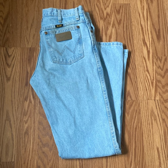 Light Wash Wrangler Jeans - Picture 1 of 3